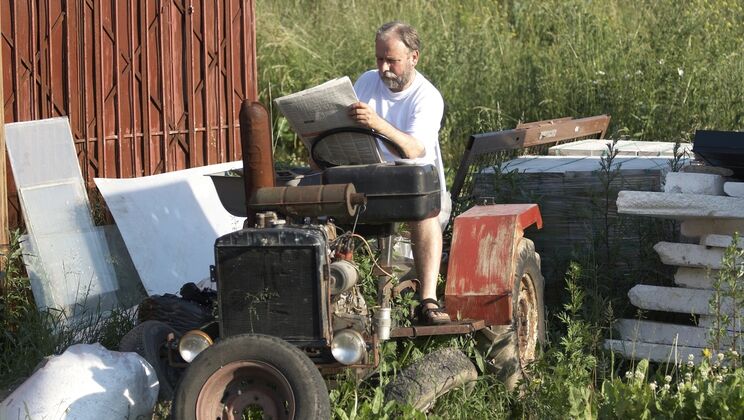 Blonde and Bad: An Outdoor Escapade