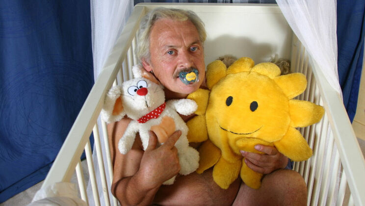 [Oldje] - Striptease Bikini Babe Gustavo - Gustavo - Kathleen Rose