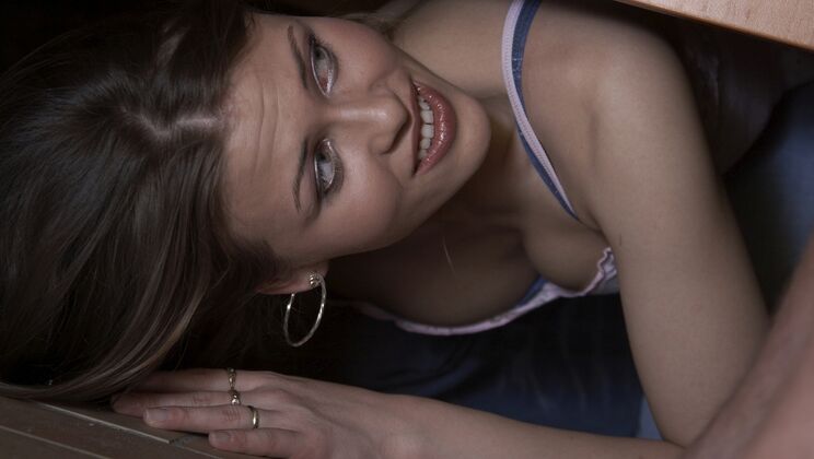 [Oldje] - Young Girl Sucks in the Locker Room - Ronald - Rebecca Contrares