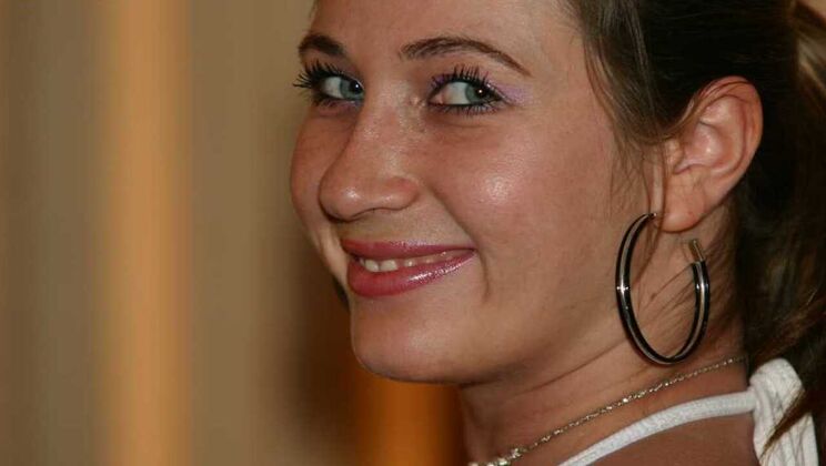 Blonde Stacy's Kissing and Blowjob Massage