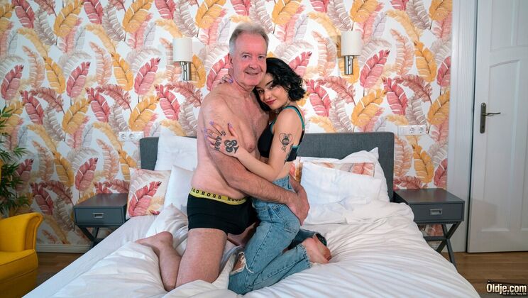 [Oldje] - Big Cock for Small Brunette: An Oldje Special - Boris - Crystal Cherry