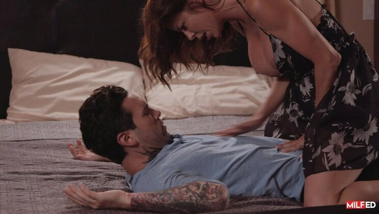 [Milfed] - MILF Alexis Fawx Gets Fucked Hard - Alexis Fawx - Small Hands