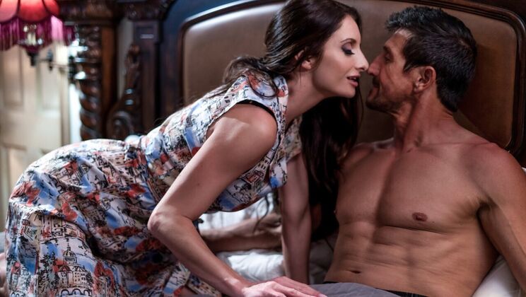 Silvia Saige's Athletic Body Gets a Workout