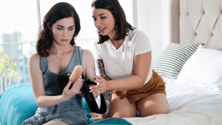 Lesbian Sex Toys 4 - Ivy Lebelle and Evelyn Claire