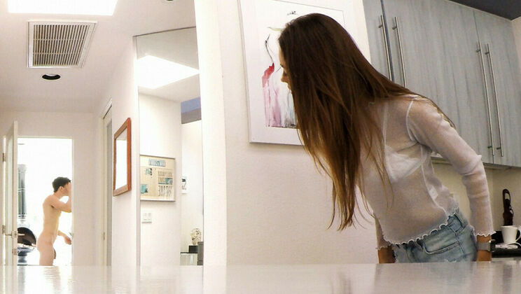 Sexy Stepsis Crawls Into Stepbro's Bedroom