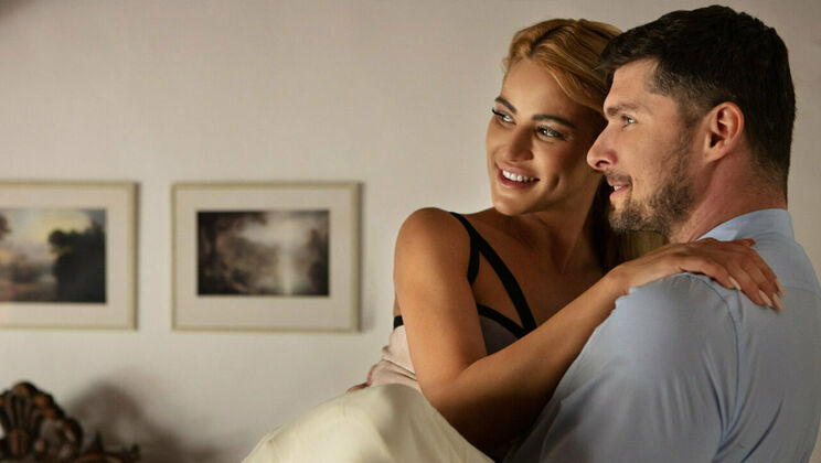 Feet, Nipples, and Beautiful Sex in the Sunshine