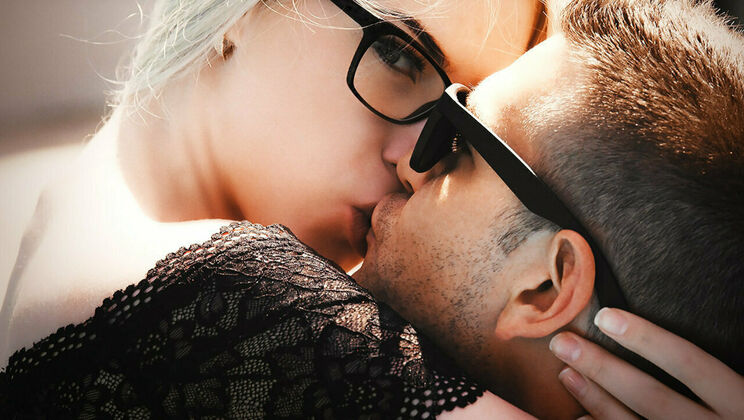 Natural Tits and Naughty Summer Sex