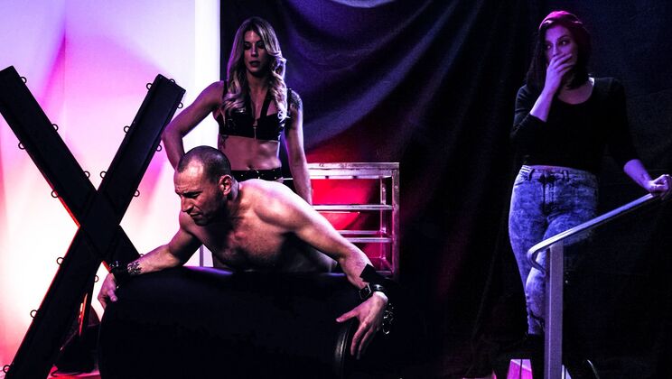 Sovereign Syre Dominates With Natural Tits