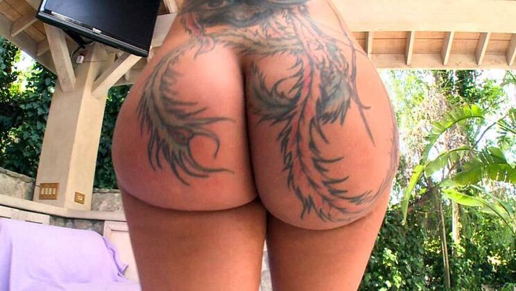 Handjob Heaven with Pornstar Bella Bellz