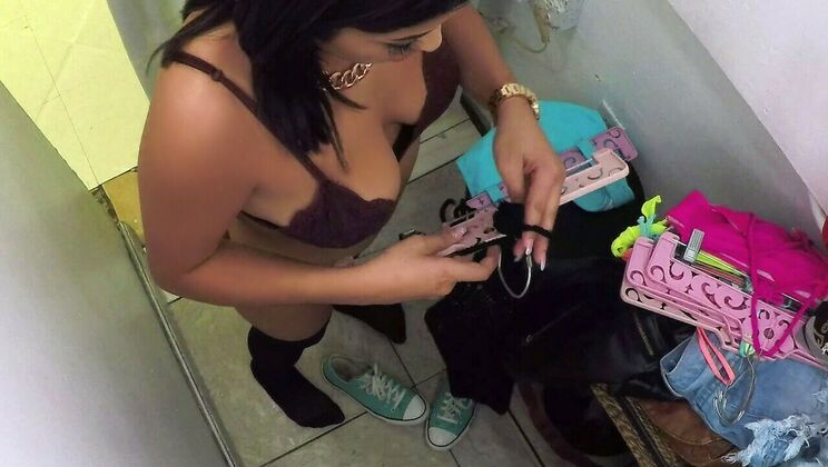 Smokin' Deal With A Sexy Thief