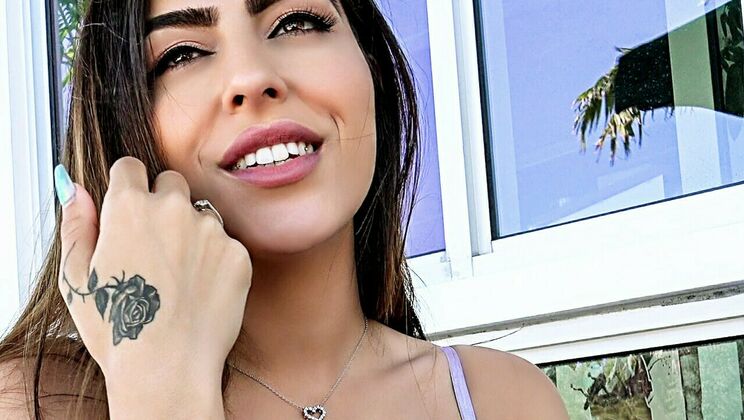 Sean Lawless Pleases Audrey Royal