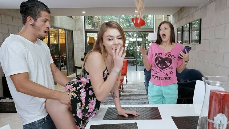 [ShareMyBF] - Double the Fun for this Exhibitionist Couple