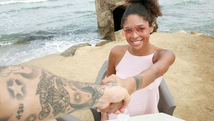 [PublicPickups] - Brazilian Booty FUCKS on the Beach - Mike Angelo - Luna Corazon