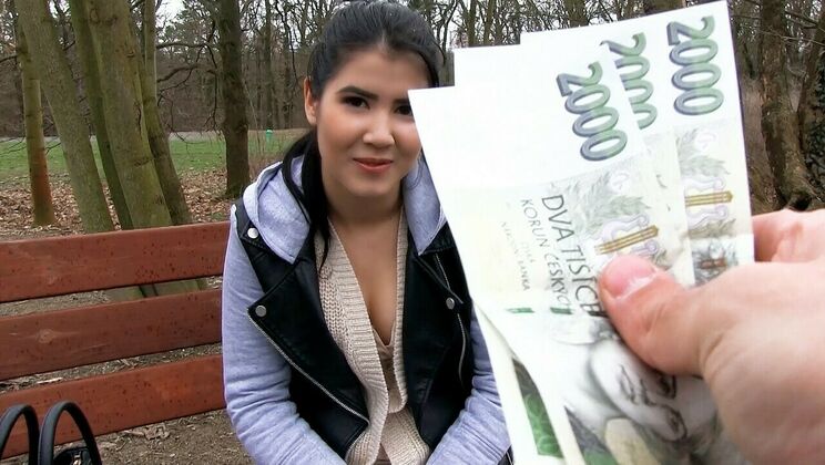 Lady Dee's Amateur Porno Adventure