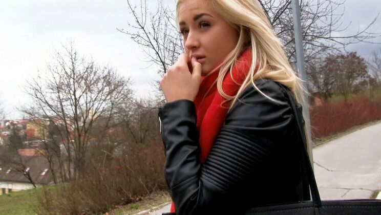 Sexy Euro Babe Cayla Lyons Gets Naked