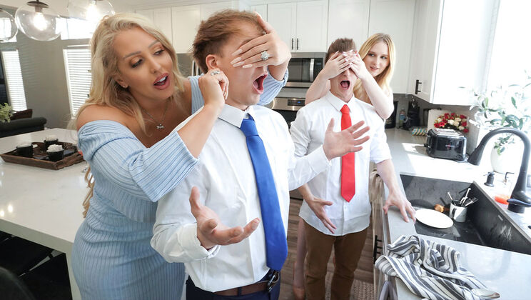 [MomSwap] - Sexy Stepmom Scores Big