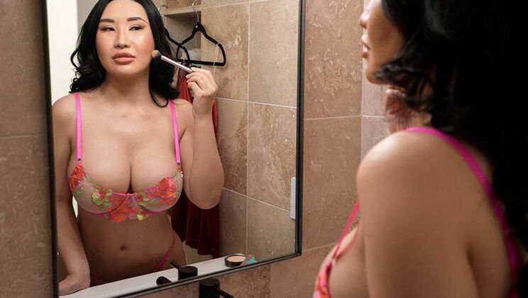 Deepthroat Action with Johnny Love and Stepmom