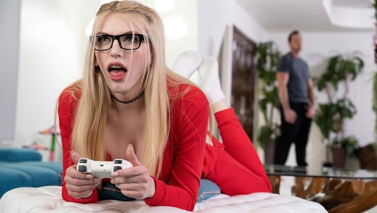 [TransAngels] - Gamer Girl Creamed Deep - Tony Orlando - Pierce Paris - Izzy Wilde