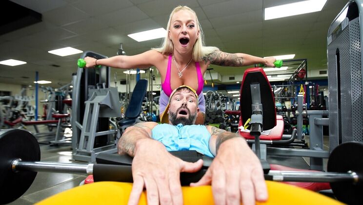 Bangin' Blonde with a Big Booty!