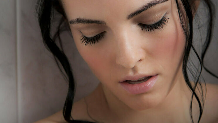 [SexArt] - Curry Haired Sapphira's Sexy Moment - Sapphira A