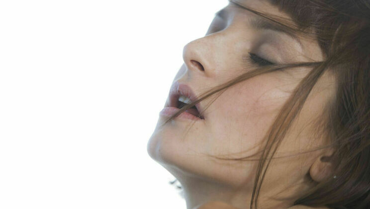 [SexArt] - Skinny Brunette Hangover - Flora