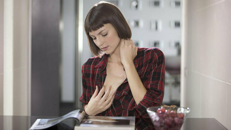 [SexArt] - Italian Brunette Girl Masturbates - Flora