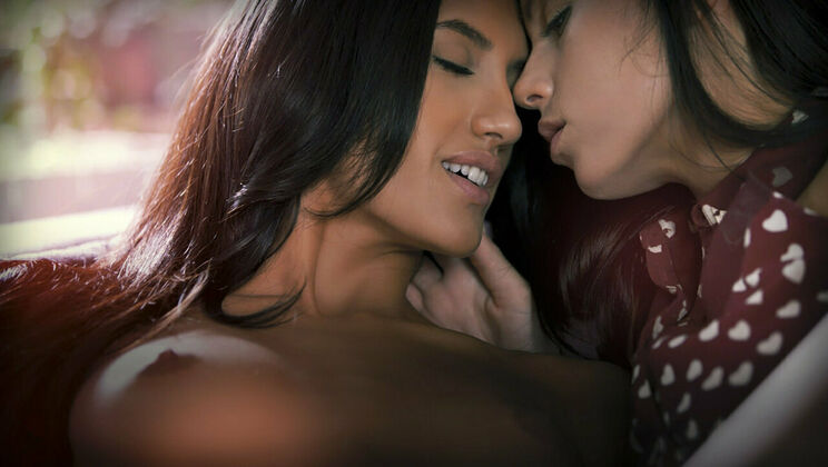 [SexArt] - Lesbian Love: Chloe and Whitney - Chloe Amour - Whitney Westgate