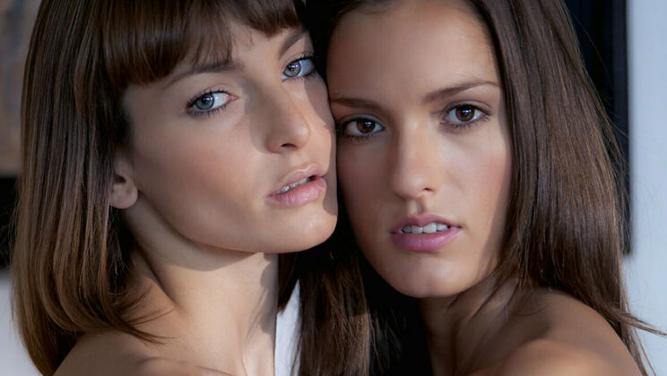 [SexArt] - Shaved and Beautiful 2015 - Silvie Luca - Flora