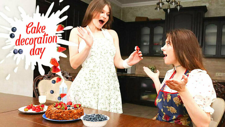 [ClubSweethearts] - Cake Licking Lesbians