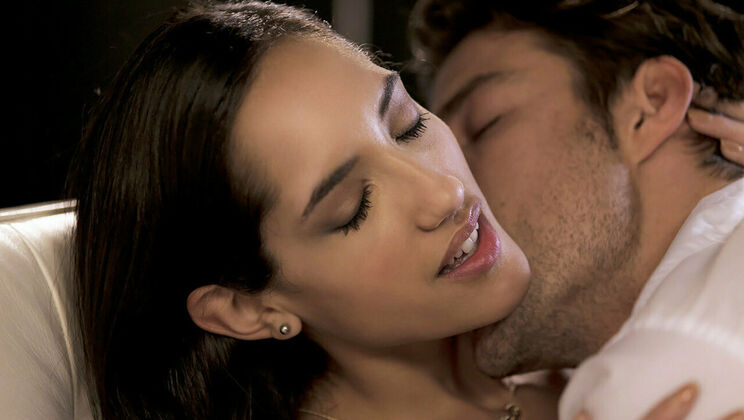 [SexArt] - Chloe Amour's Pussy Licking And Fucking Adventure - Chloe Amour - Jay Smooth