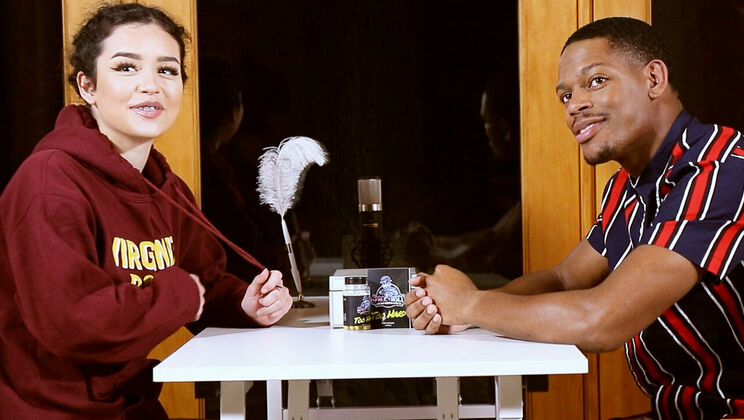 [HotGuysFuck] - Russel West Gets Up Close and Personal with Latina Beauty Leah Rodriguez - Leah Rodriguez - Russel West