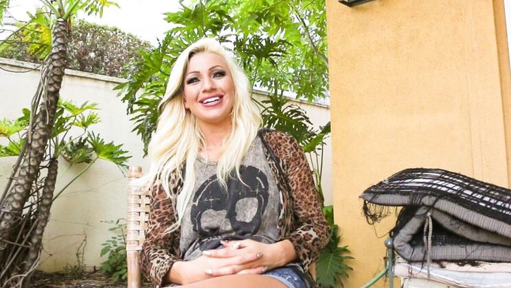 Natural Tits and Naughty Fun on the Mat