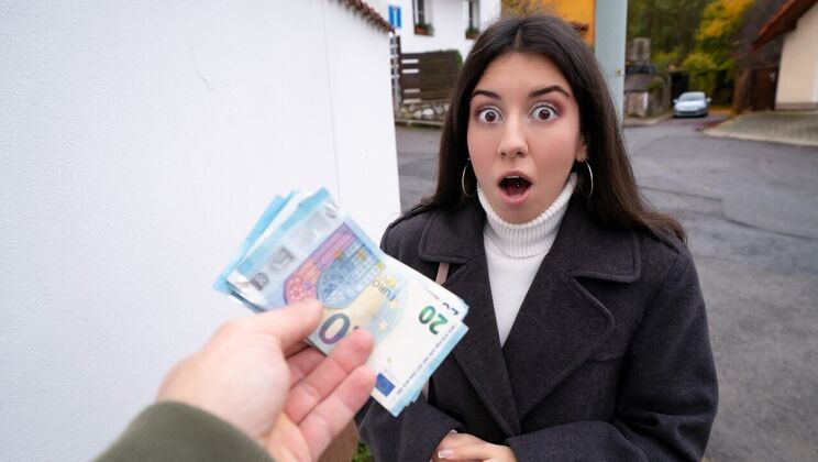 Small Tits House Cleaner Gives Great Head