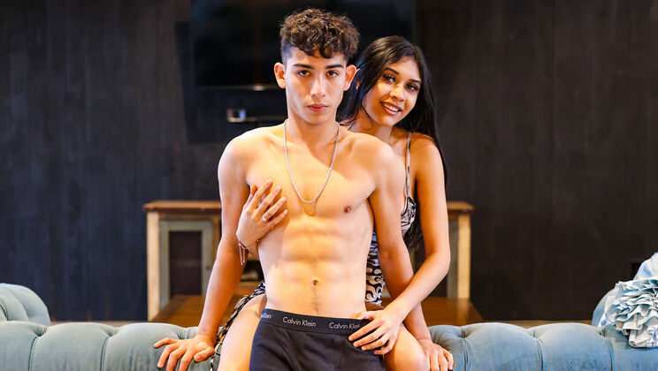 [HotGuysFuck] - Reina Heart Bags A Night With Johnny Ortega - Reina Heart - Johnny Ortega
