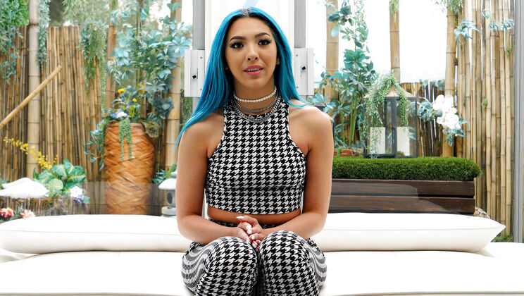 [CastingCouchHD] - Beverly's Reverse Cowgirl Tryout - Beverly