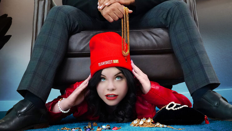 Lola Valentine Takes a Huge BBC in Her Tight Hole - Money Shot