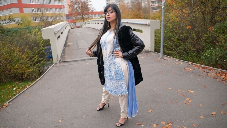 [PublicAgent] - Asian Babe Aaliyah Yasin Gives Deepthroat Blowjob and Facial Cumshot - denis marti - Aaliyah Yasin