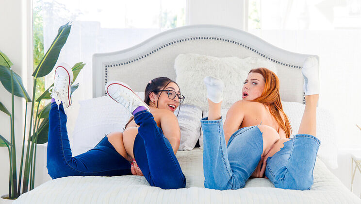 Redhead Stepsister Licks Pussy Before Stepbro Fucks - S28:E4