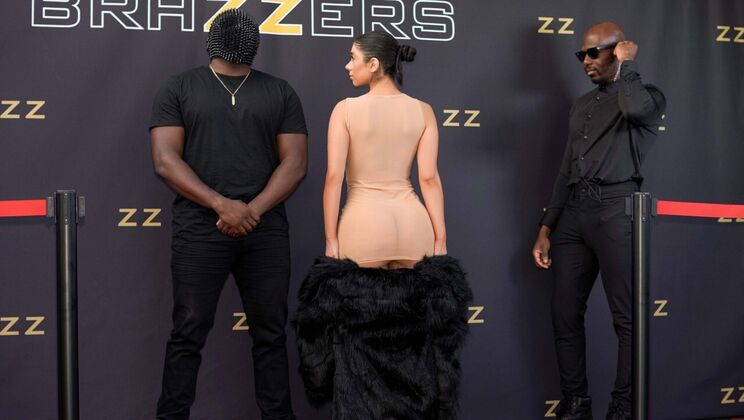 [Brazzers] - Violet Myers' Big Ass and Asshole Take a Pounding - Brazzers - Violet Myers - Mannie Coco