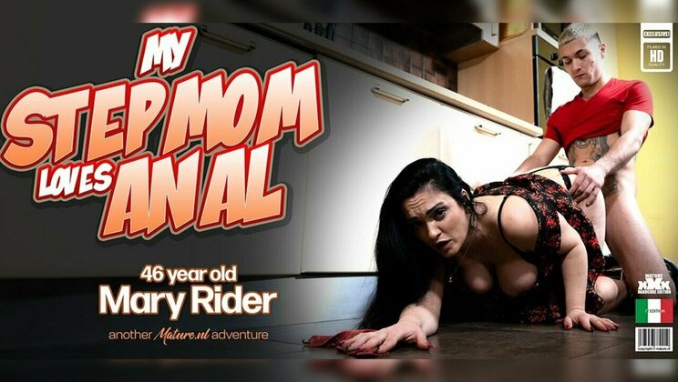 Stepmom Mary Rider’s Big Ass and Natural Tits Anal Fuck