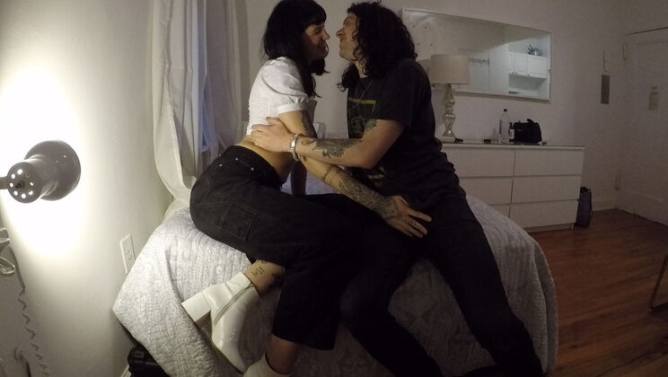 Face Sitting Frenzy with Lina and Bonnie