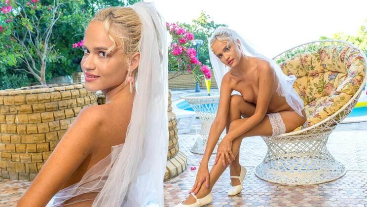 [ClubSweethearts] - Shaved Blonde Novella Night Solo - Novella Night