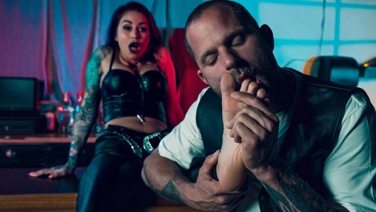 [DigitalPlayground] - Reverse Cowgirl With Outie Pussy And Big Tits Worship - Monique Alexander - Scott Nails