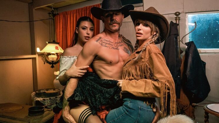 [DigitalPlayground] - Bubble Butt Babes Take Turns Riding in Reverse Cowgirl - Kimmy Granger - Scott Nails - Gal Ritchie