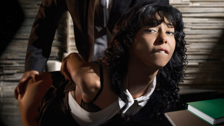 [Oyeloca] - Tiny Cindy Luna Debut: Rough Throat Pie with Hair Pulling - Axl Rey - Cindy Luna