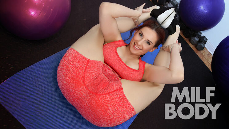 Kelly's Sportswear Workout with Victor: Blowjob & Pussy Licking