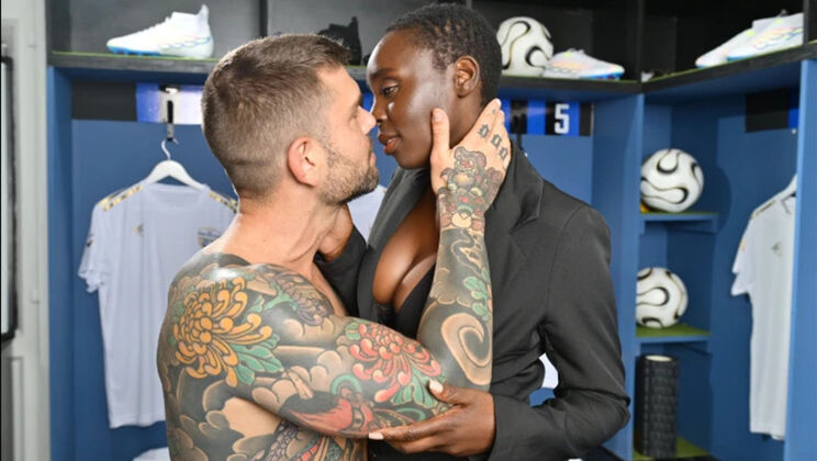 Hairy cunt gets filled by Juan Lucho