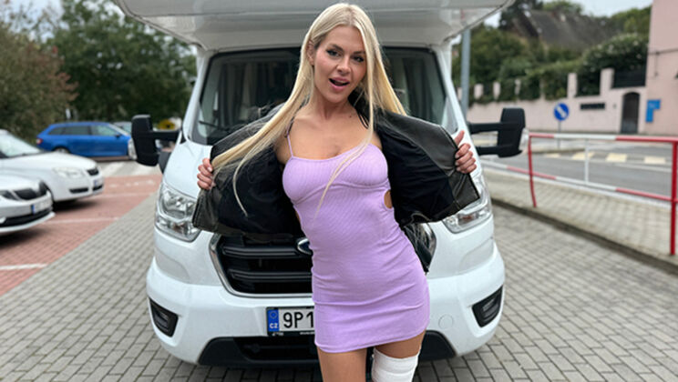 RV Rehab: Big Ass MILF Zlata Shine Gets Reality Sex
