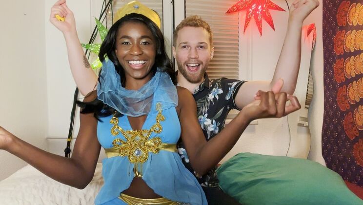 Nicole & Jonte: Blonde & Brunette Genie Fuck