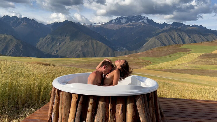 Nate & Rain Hot Tub Sex Machine: Cum on Body Vacation Fuck